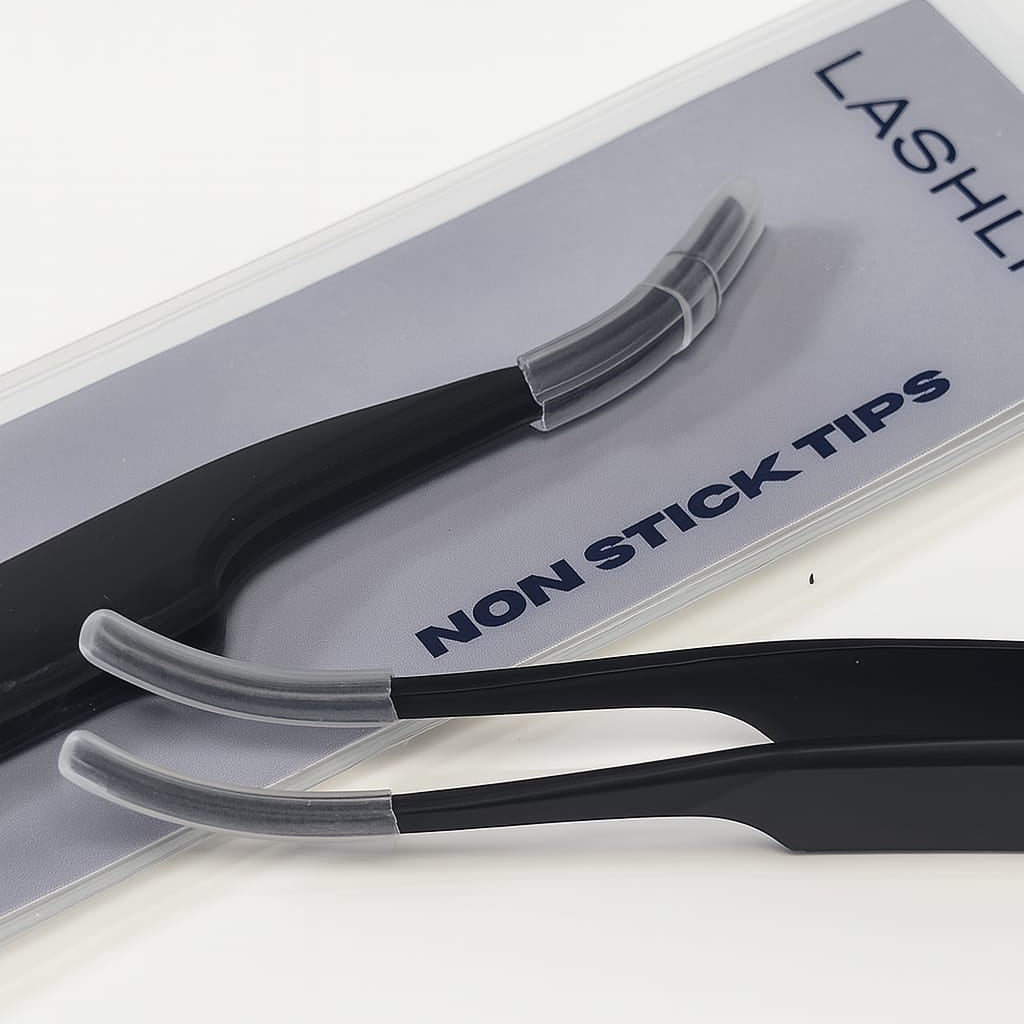 THE ULTIMATE LASH APPLICATOR TOOL